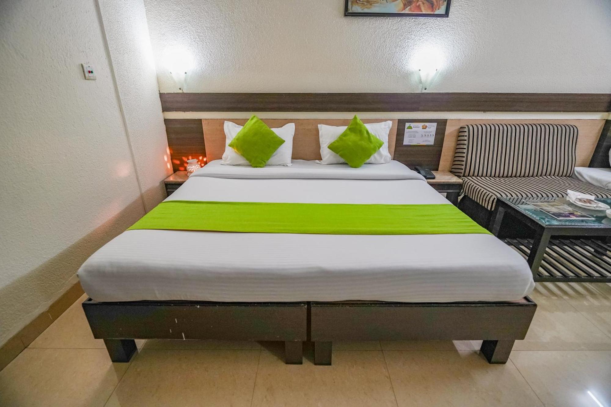 Hotel The Shagun Бопал Екстериор снимка