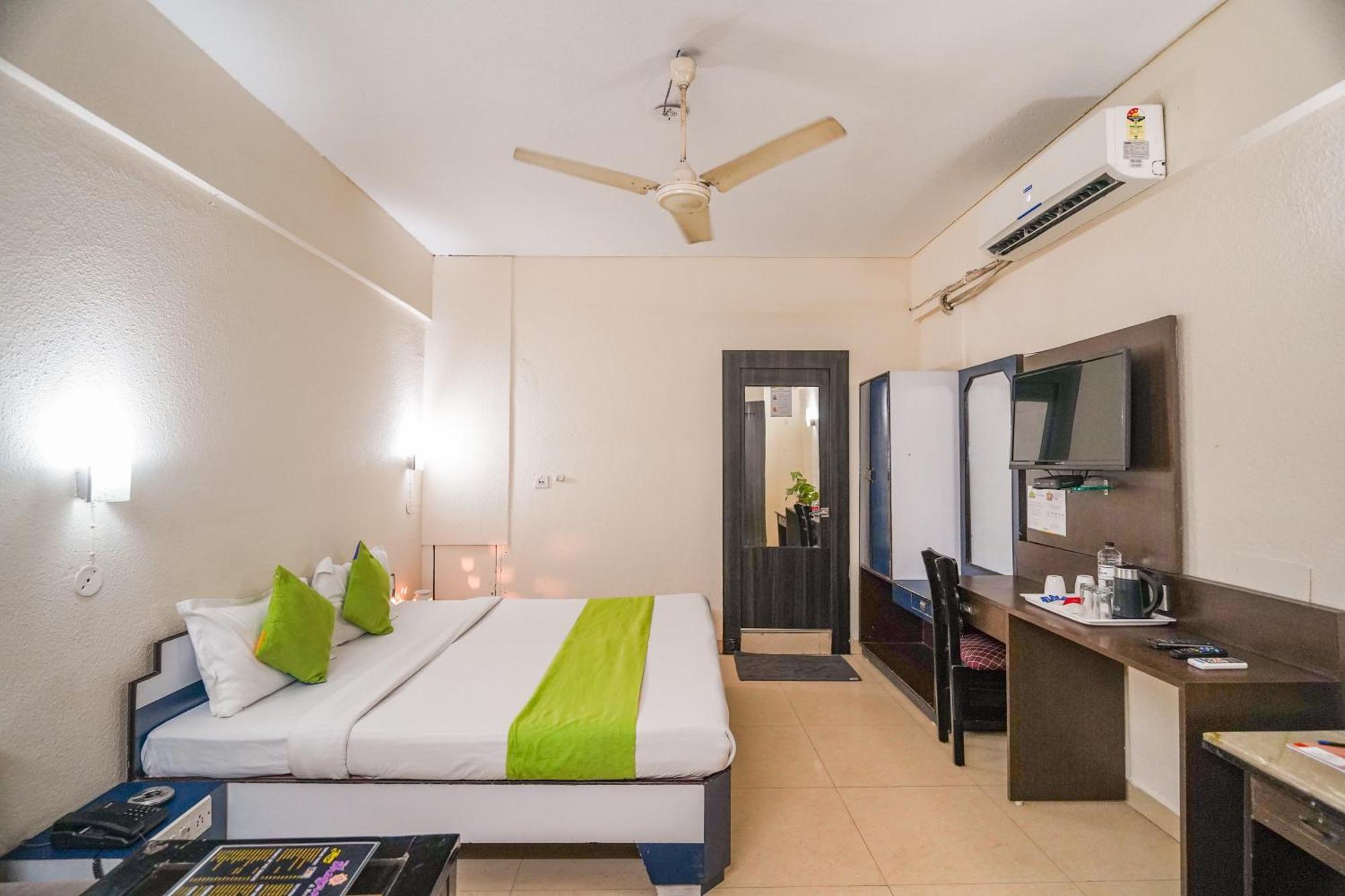 Hotel The Shagun Бопал Екстериор снимка