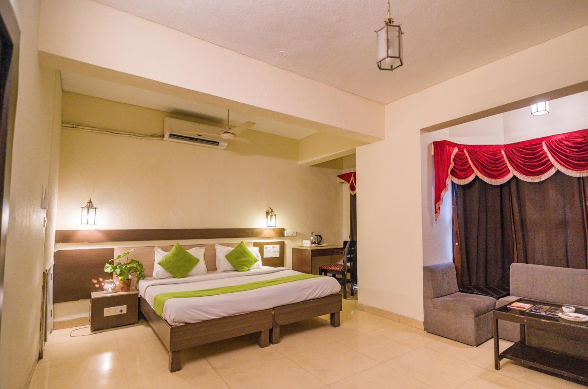 Hotel The Shagun Бопал Екстериор снимка