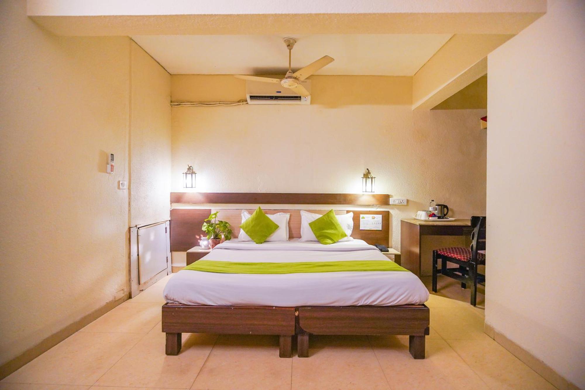 Hotel The Shagun Бопал Екстериор снимка