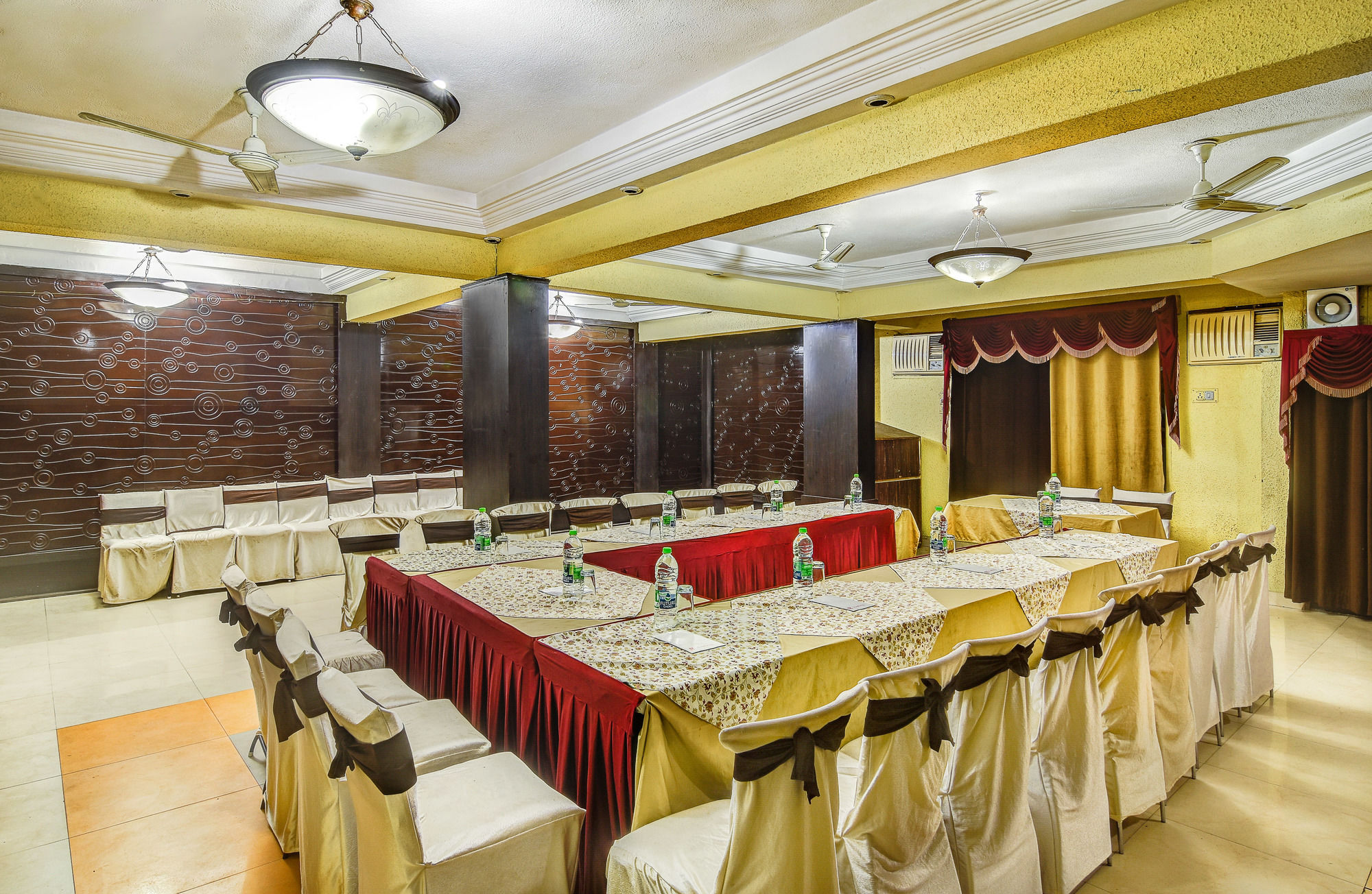 Hotel The Shagun Бопал Екстериор снимка