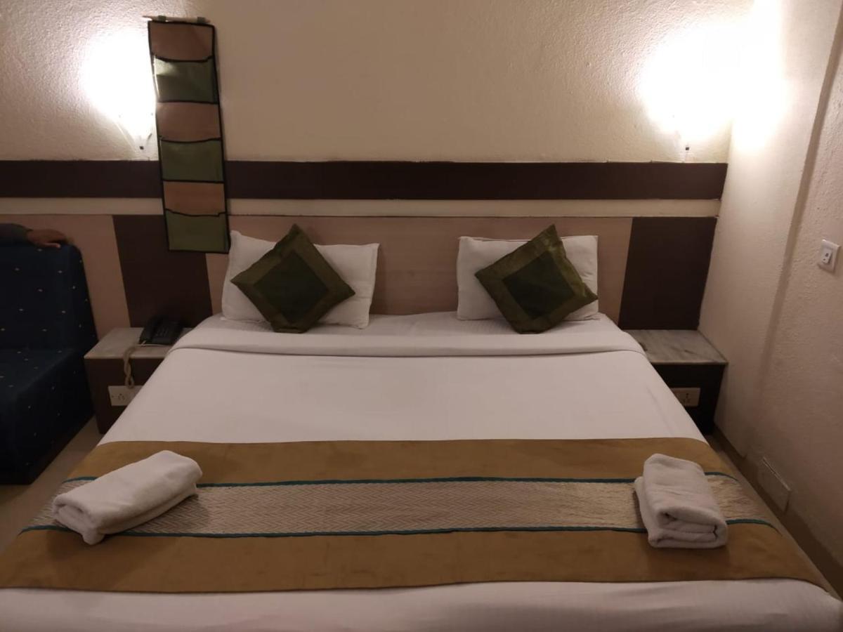 Hotel The Shagun Бопал Екстериор снимка